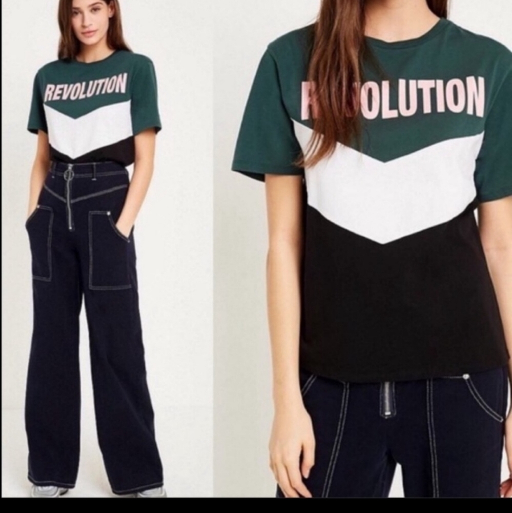 Nwot! T-SHIRT URBAN OUTFITTERS REVOLUTION